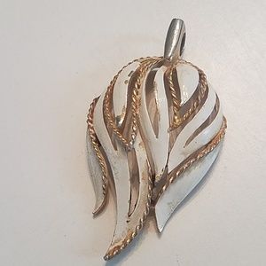 Vintage Groovy White & Gold Tone Pendant